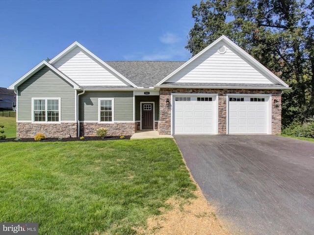 382 Teaberry Dr, Greencastle