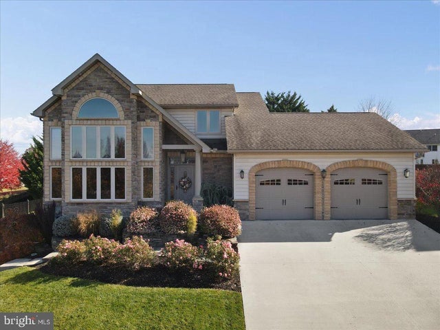 736 Cresson Drive, Chambersburg