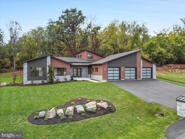 1868 Carrera Drive, Chambersburg