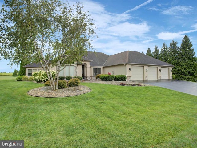 3512 Fox Hill Dr, Chambersburg