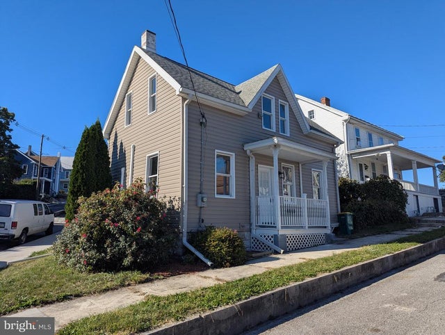 607 Pleasant St, Chambersburg