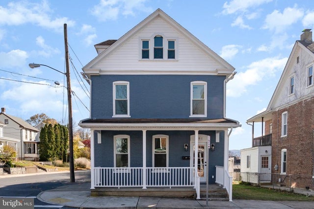 101 Fairview Avenue W, Waynesboro