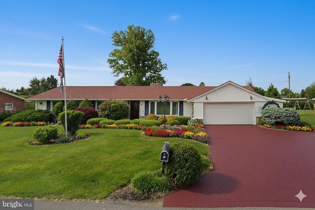 158 Colonial Drive, Chambersburg