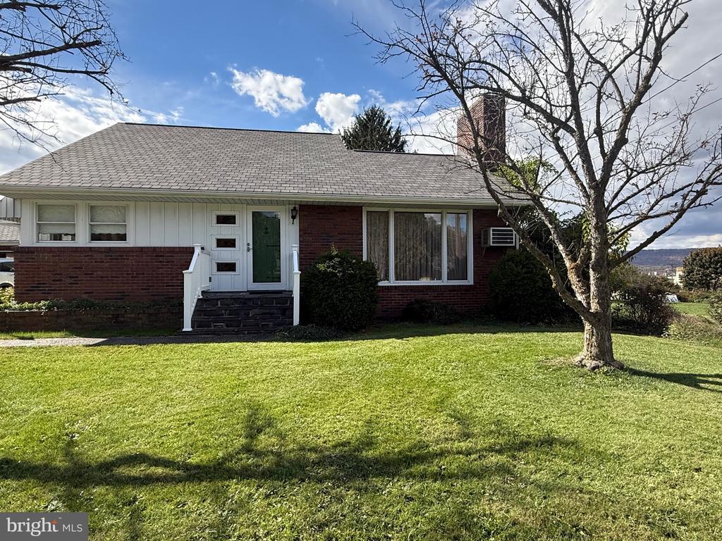 580 Buchanan Trail, MCCONNELLSBURG