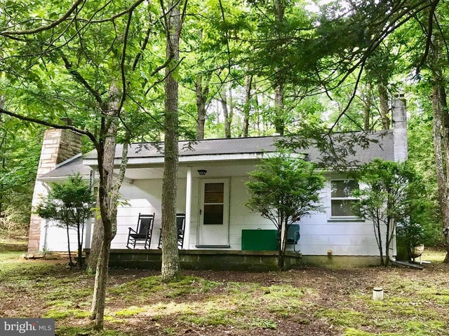 14273 Broad Mountain, Petersburg