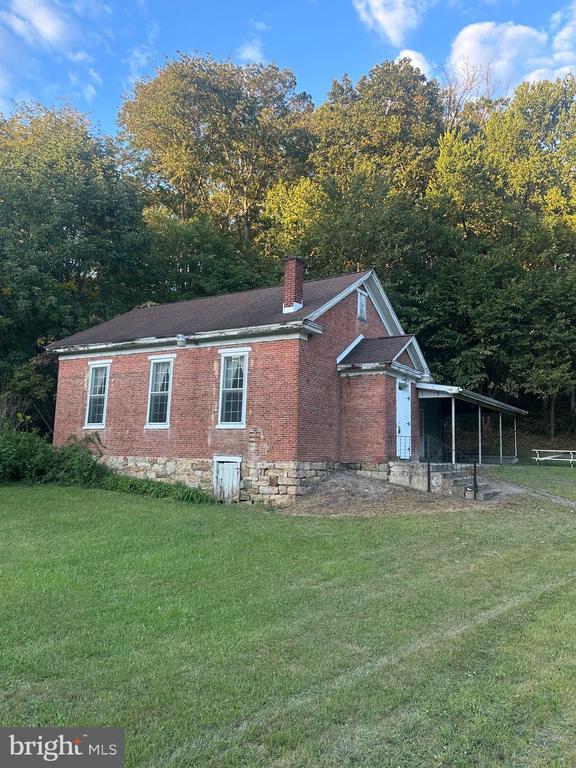 320 Locust Run, Thompsontown