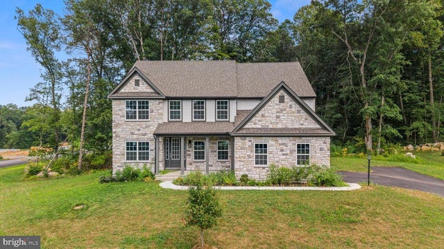 30 Acorn, Elizabethtown