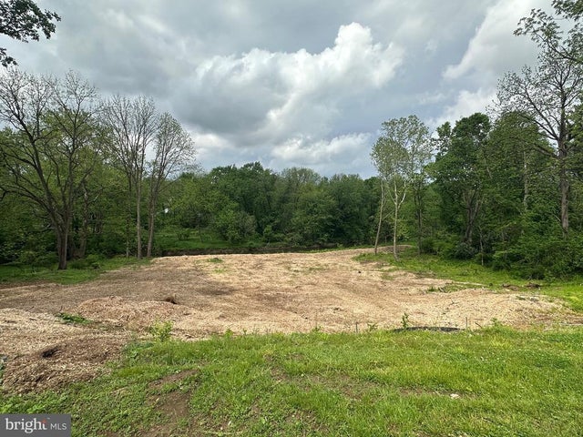 80 Jackson Dr, Lancaster