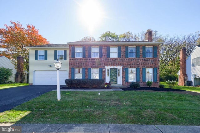 640 Oxford Dr, Lancaster