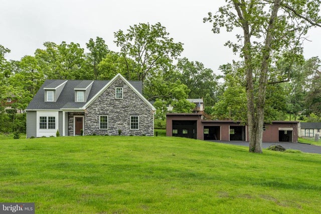 105 Lake Rd, Elizabethtown