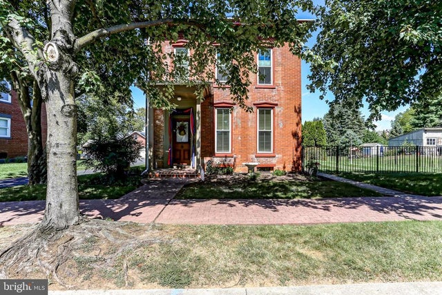 11 W High St, Maytown