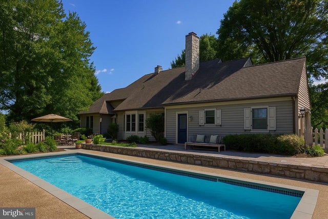 38 Westwind Cir, Lititz