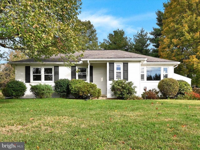 1721 Windy Hill Rd, Lancaster