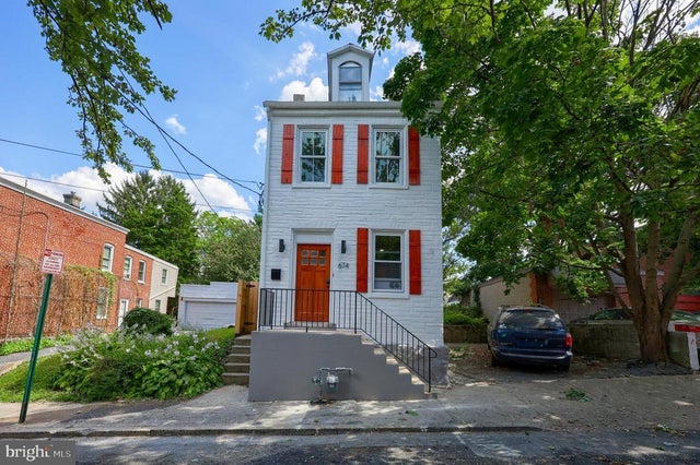 674 W Vine St, Lancaster