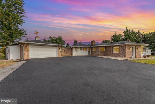 132 Sunny Slope Ln, Manheim