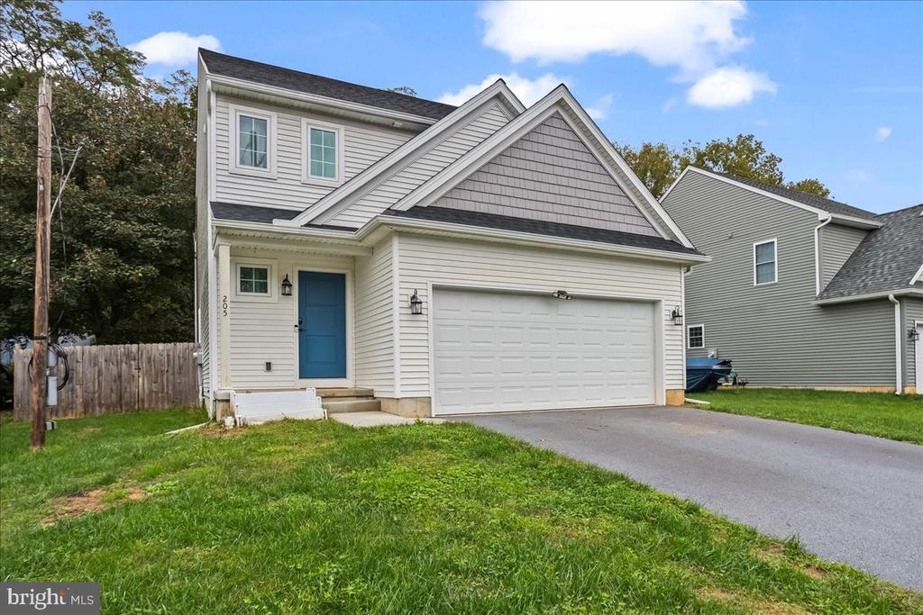 205 E Main St, BROWNSTOWN