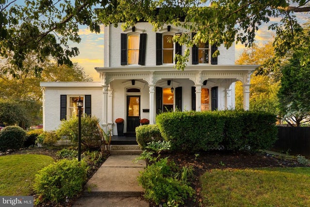 25 W High St, Marietta