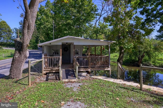 283 Skyview Ln, Lititz