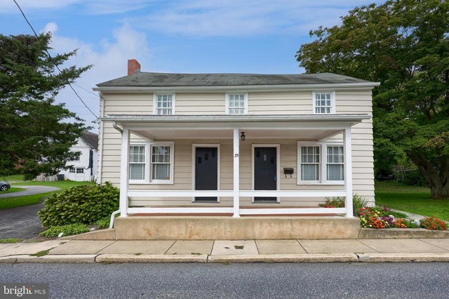 35 W Charlotte St, Millersville