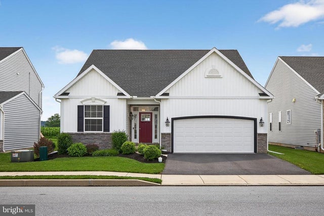 504 Jared Way, New Holland