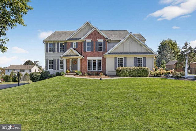 1313 Hyde Park Dr, Lancaster