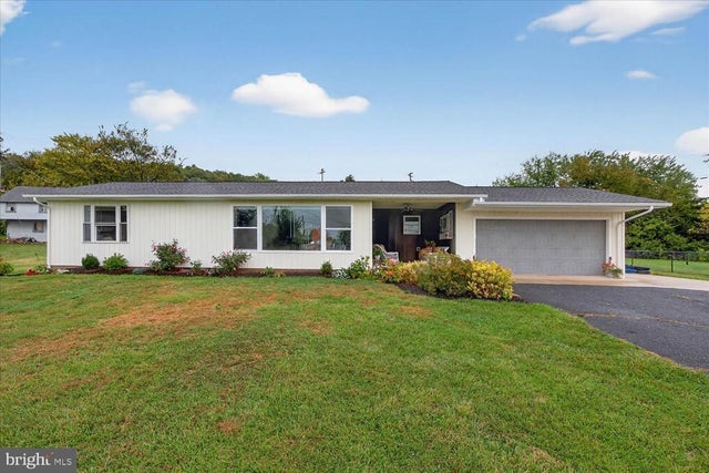 1338 Reading Rd, Denver