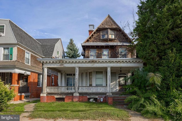 909 E King St, Lancaster