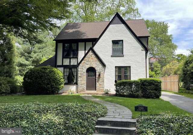 1299 Hillside Dr, Lancaster
