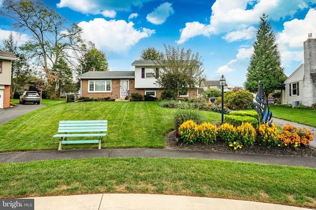 112 Elk Ln, Willow Street