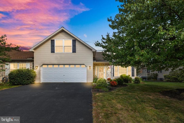 1267 Willow Creek Dr, Mount Joy