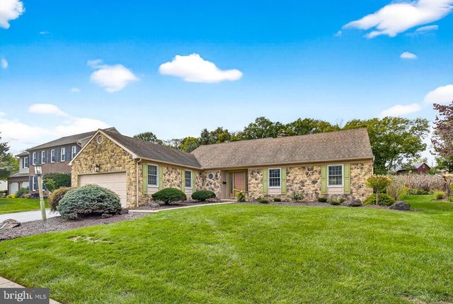 113 Bent Tree, Lancaster