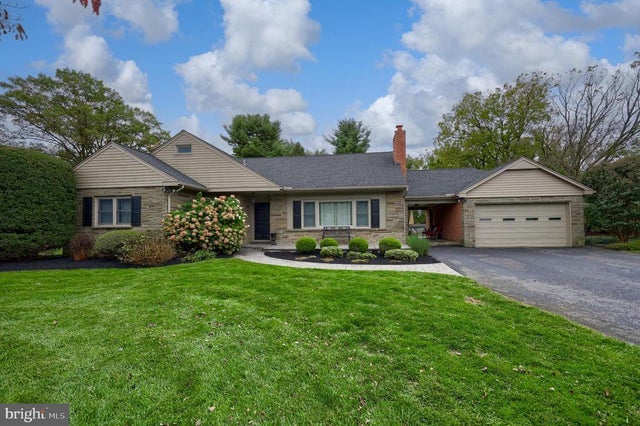 352 Ruth Ridge Dr, Lancaster