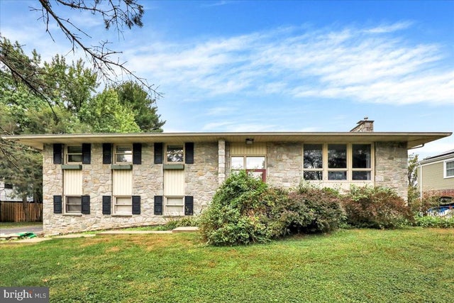 1958 Geraldson Dr, Lancaster