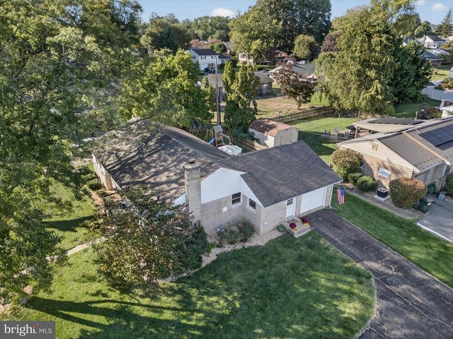 134 Bayberry Dr, Lancaster