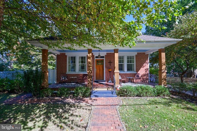 9 Roselle Ave, Lancaster