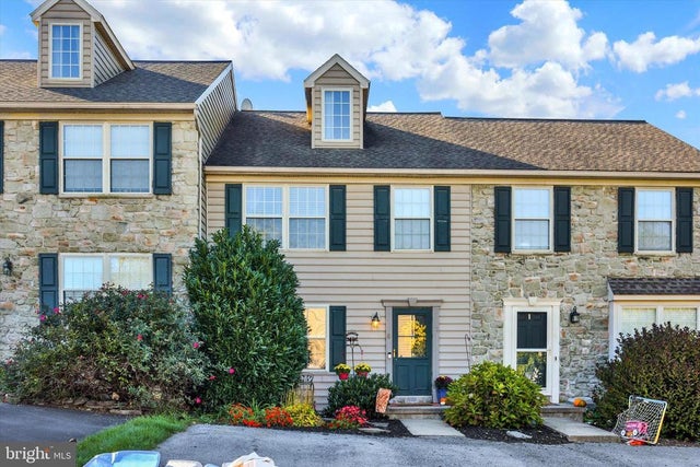 8 King Ct, Elizabethtown