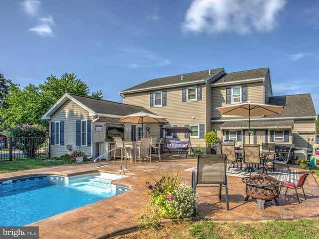 2 Brookfield Rd, Lititz