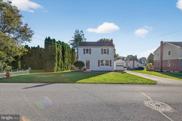 115 Redwood Dr, Lancaster