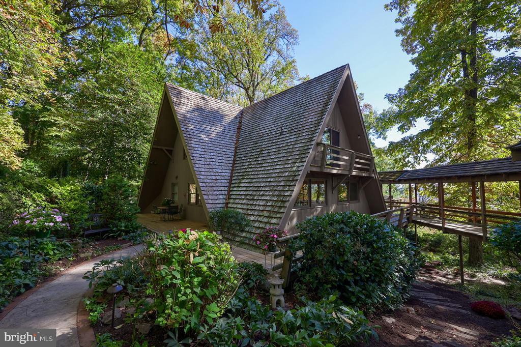 2487 Chestnut Ridge Dr, LANCASTER