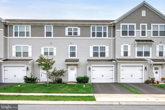 6 Southside Dr, Willow Street