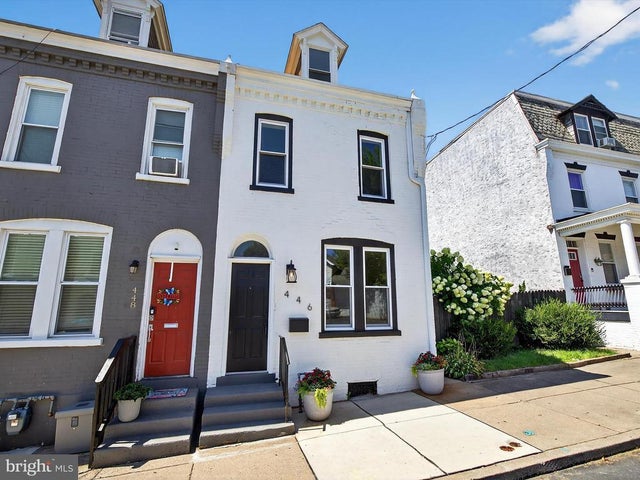 446 S Plum St, Lancaster