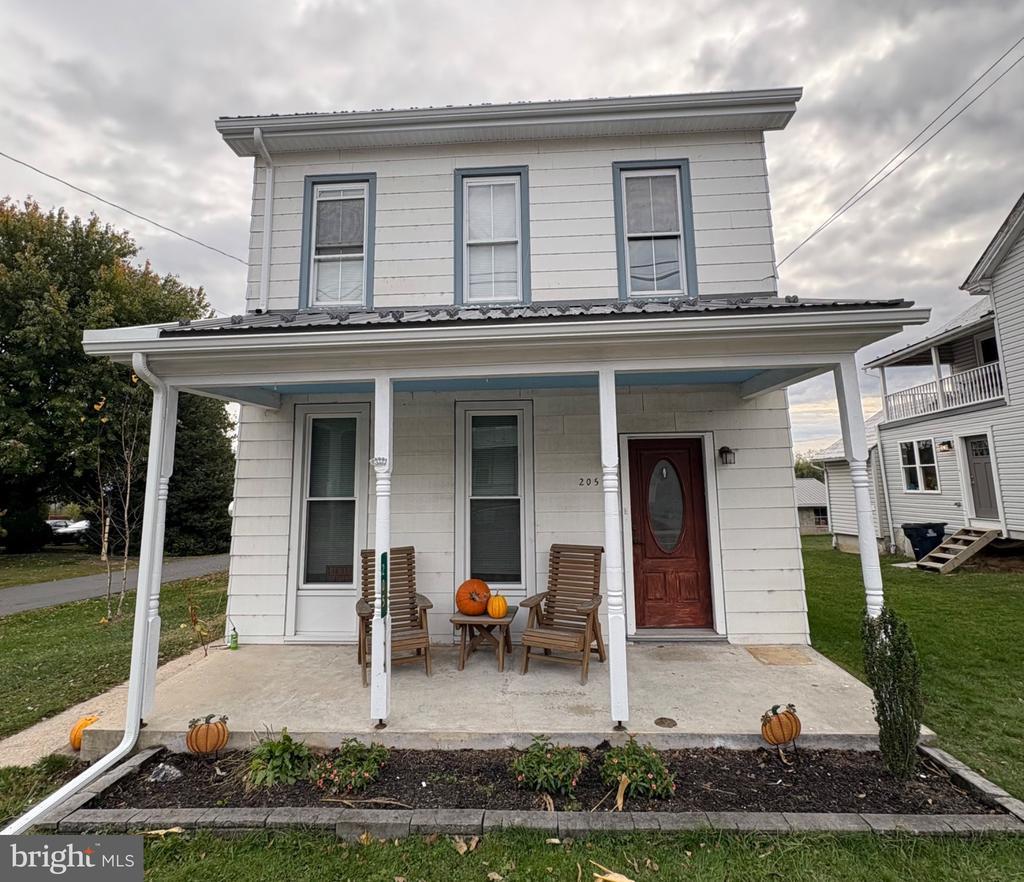 205 E Main St, TERRE HILL