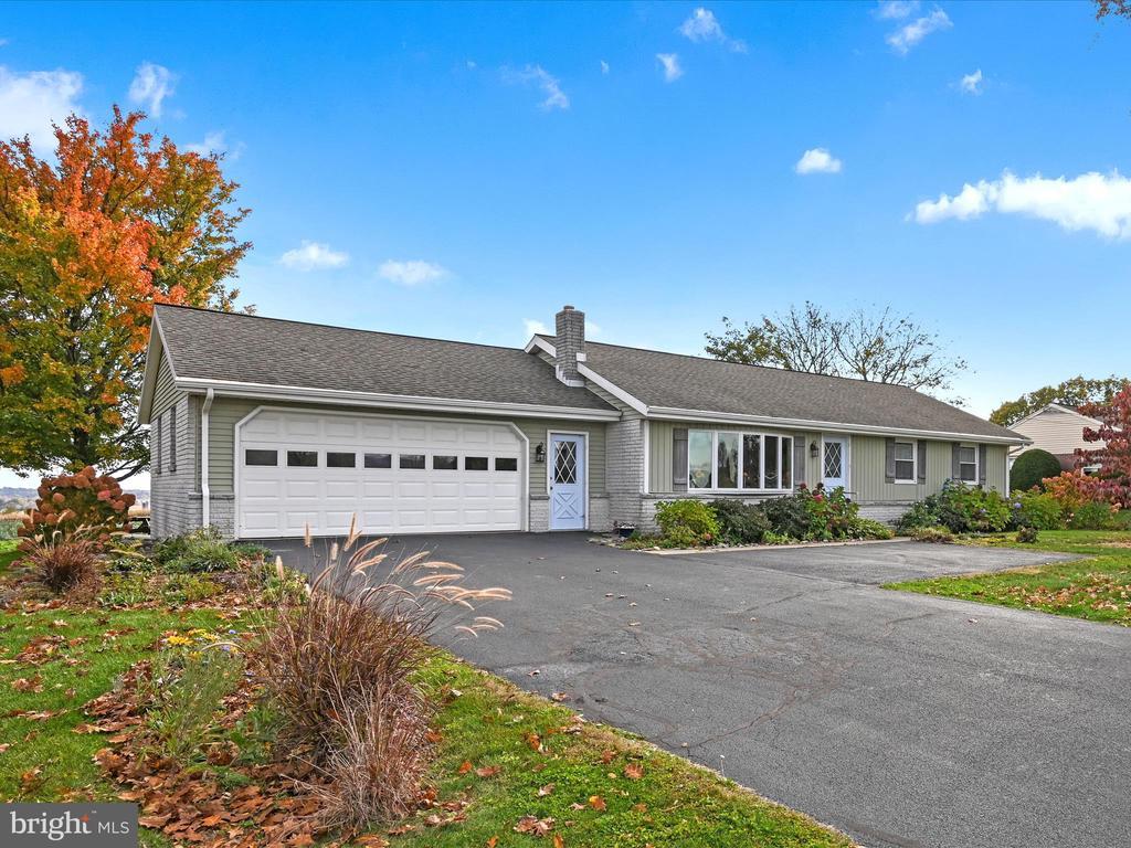 362 W Lexington Rd, LITITZ