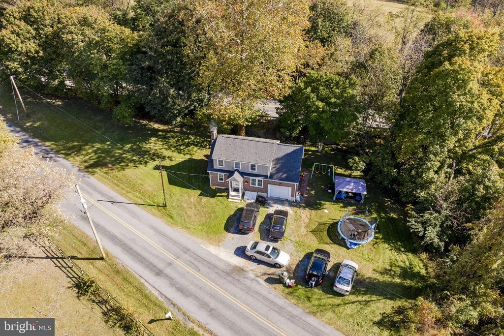 107 Crest Rd, LITITZ