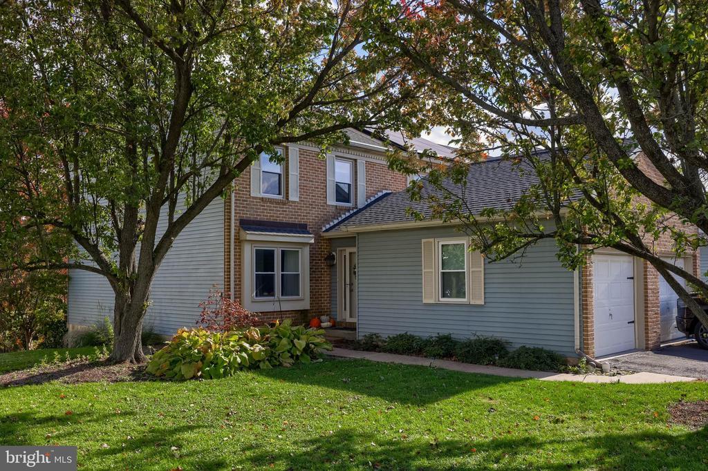 6568 Hollow Dr, EAST PETERSBURG