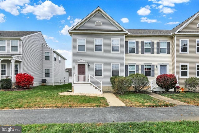 219 Heathersage Dr, Marietta