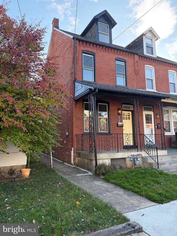 618 4th St, LANCASTER