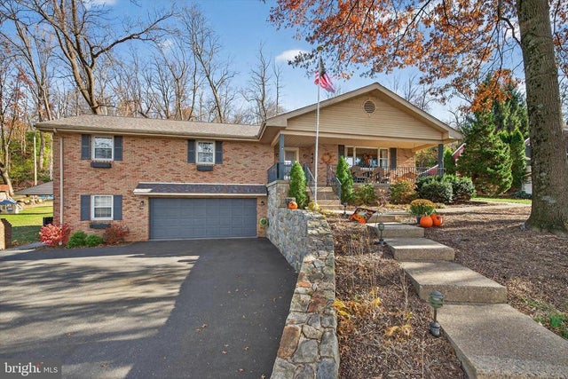 35 Bonview Dr, Denver