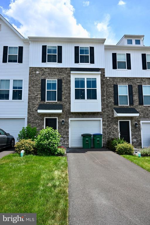 7551 Clayton Ave, Coopersburg