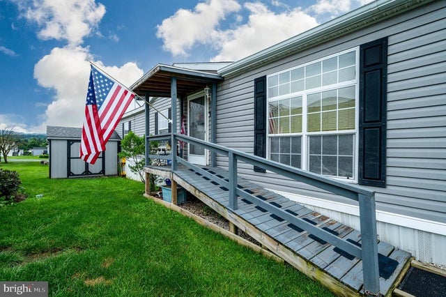 5257 Brunswick Ln, Macungie